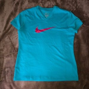 Nike dri- fit work out top